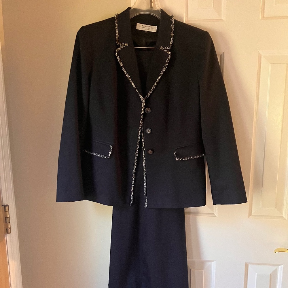 TAHARI WOMENS NAVY PETITE PANT SUIT SET SIZE 14P